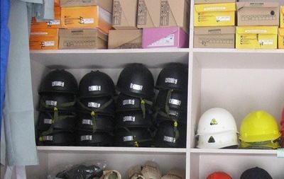 银发守护与劳动防护 老龄化社会与安全生产的双重需求